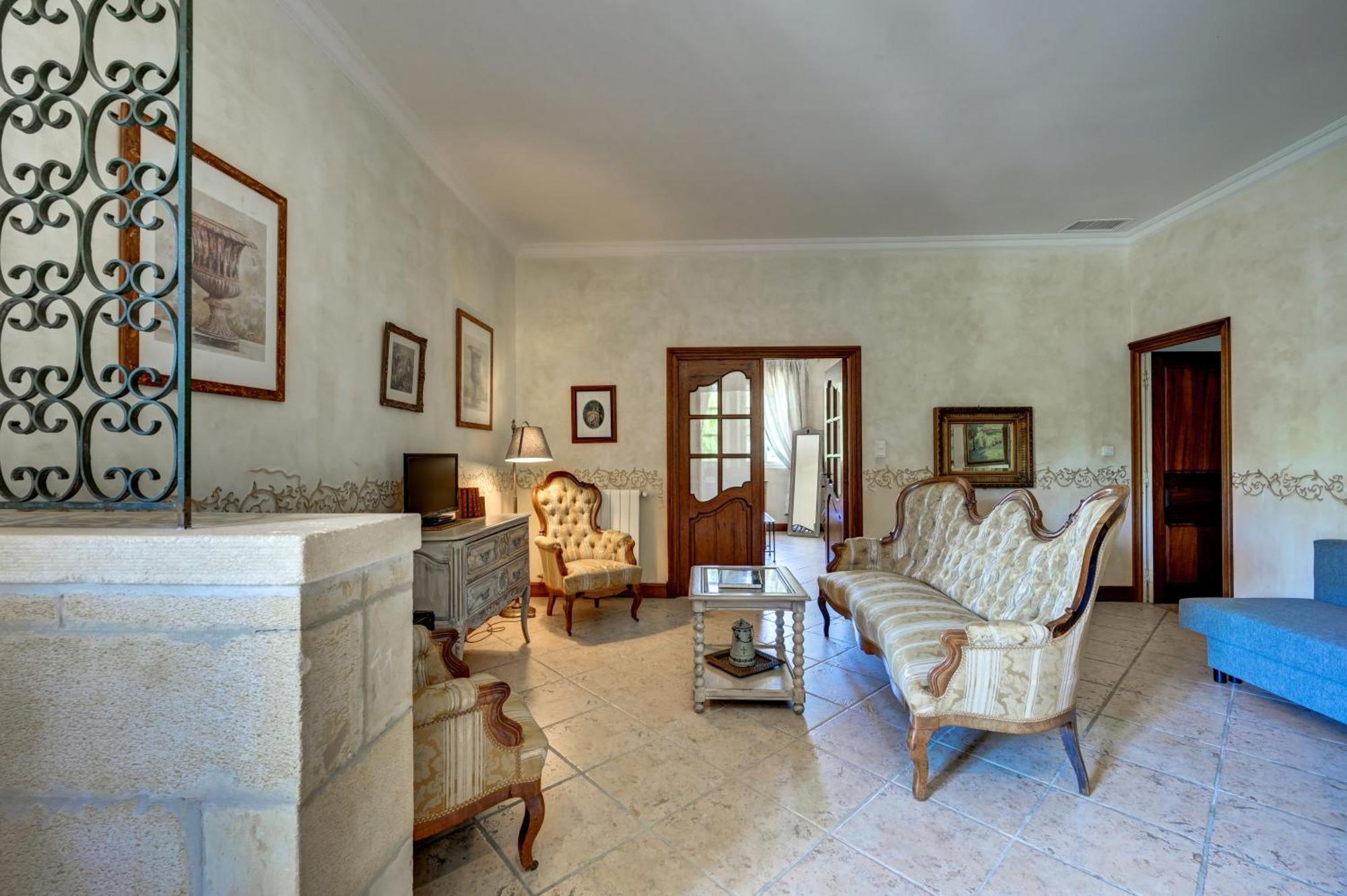 Mas Des Comtes De Provence Hotel Tarascon Eksteriør billede