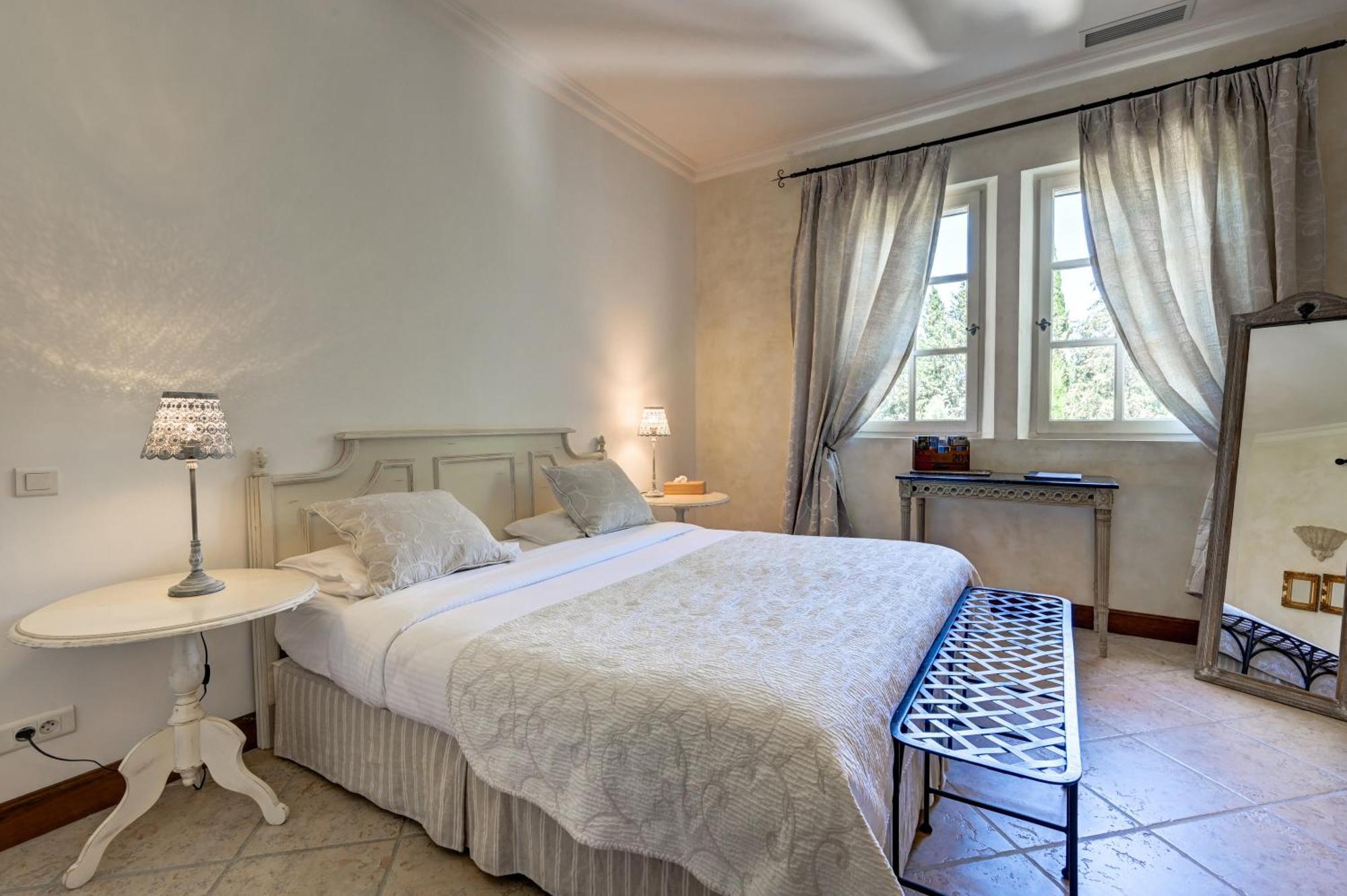 Mas Des Comtes De Provence Hotel Tarascon Eksteriør billede