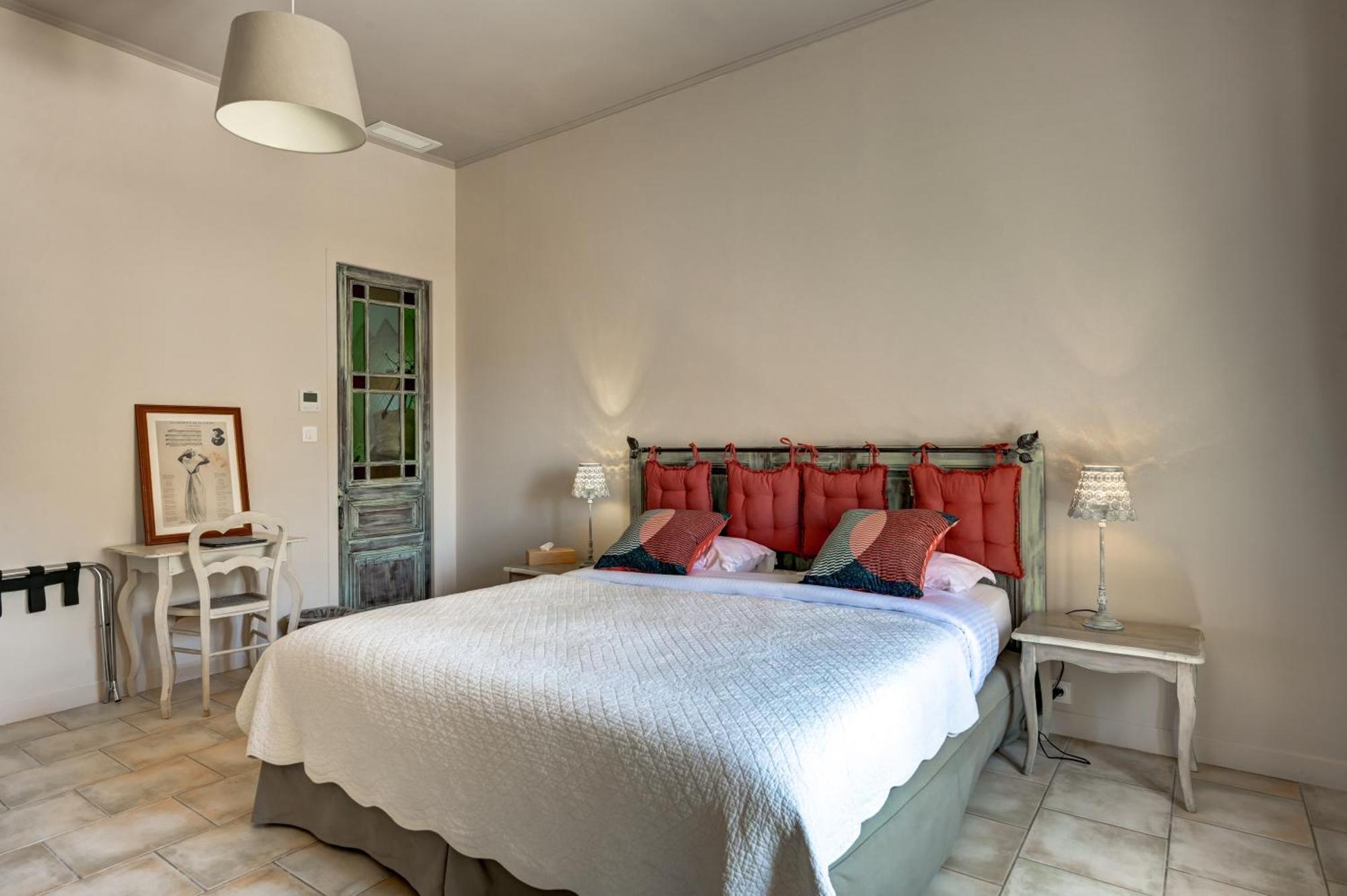 Mas Des Comtes De Provence Hotel Tarascon Eksteriør billede