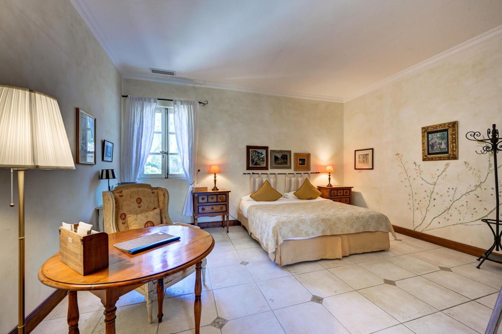 Mas Des Comtes De Provence Hotel Tarascon Eksteriør billede