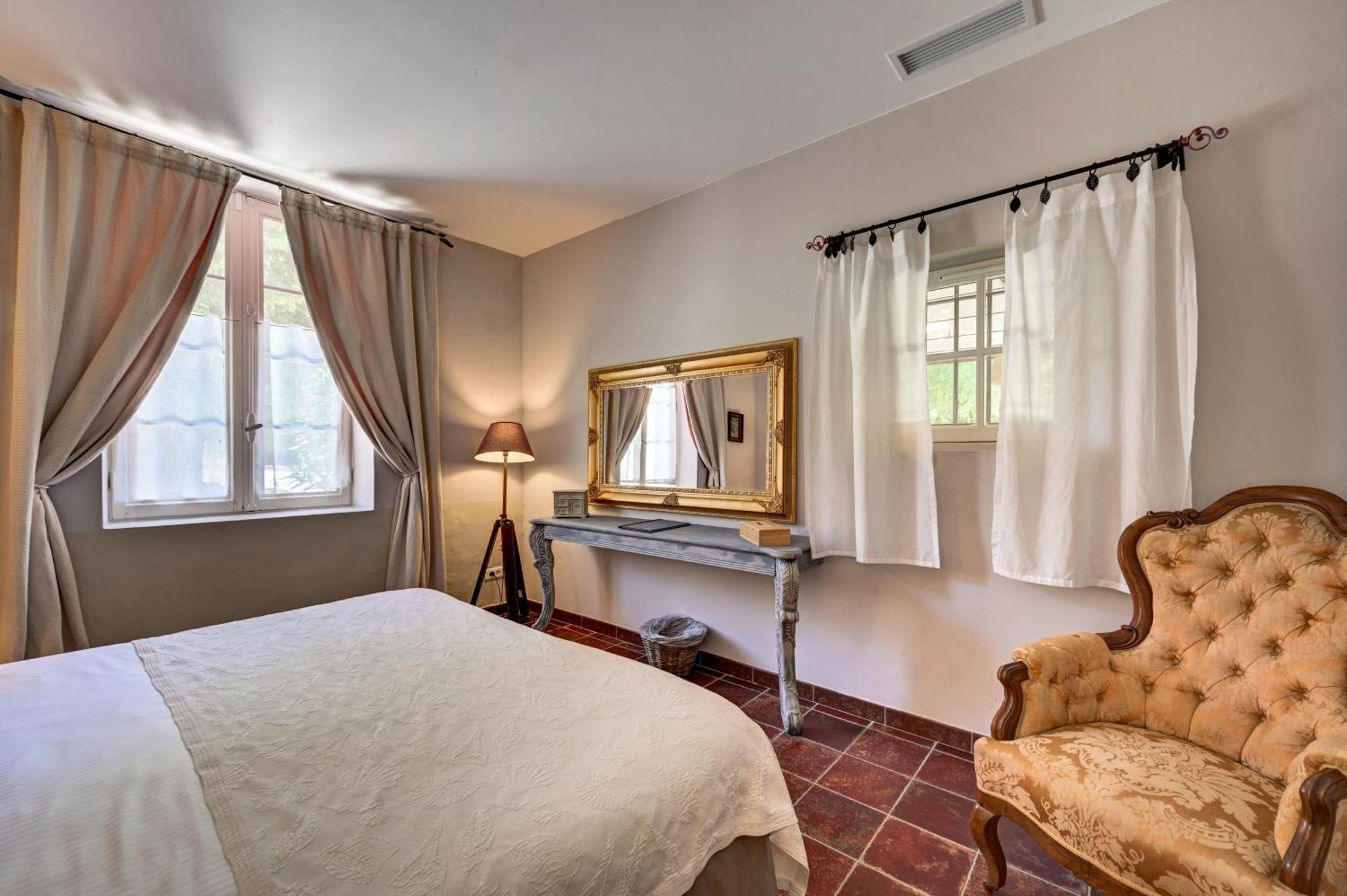 Mas Des Comtes De Provence Hotel Tarascon Eksteriør billede